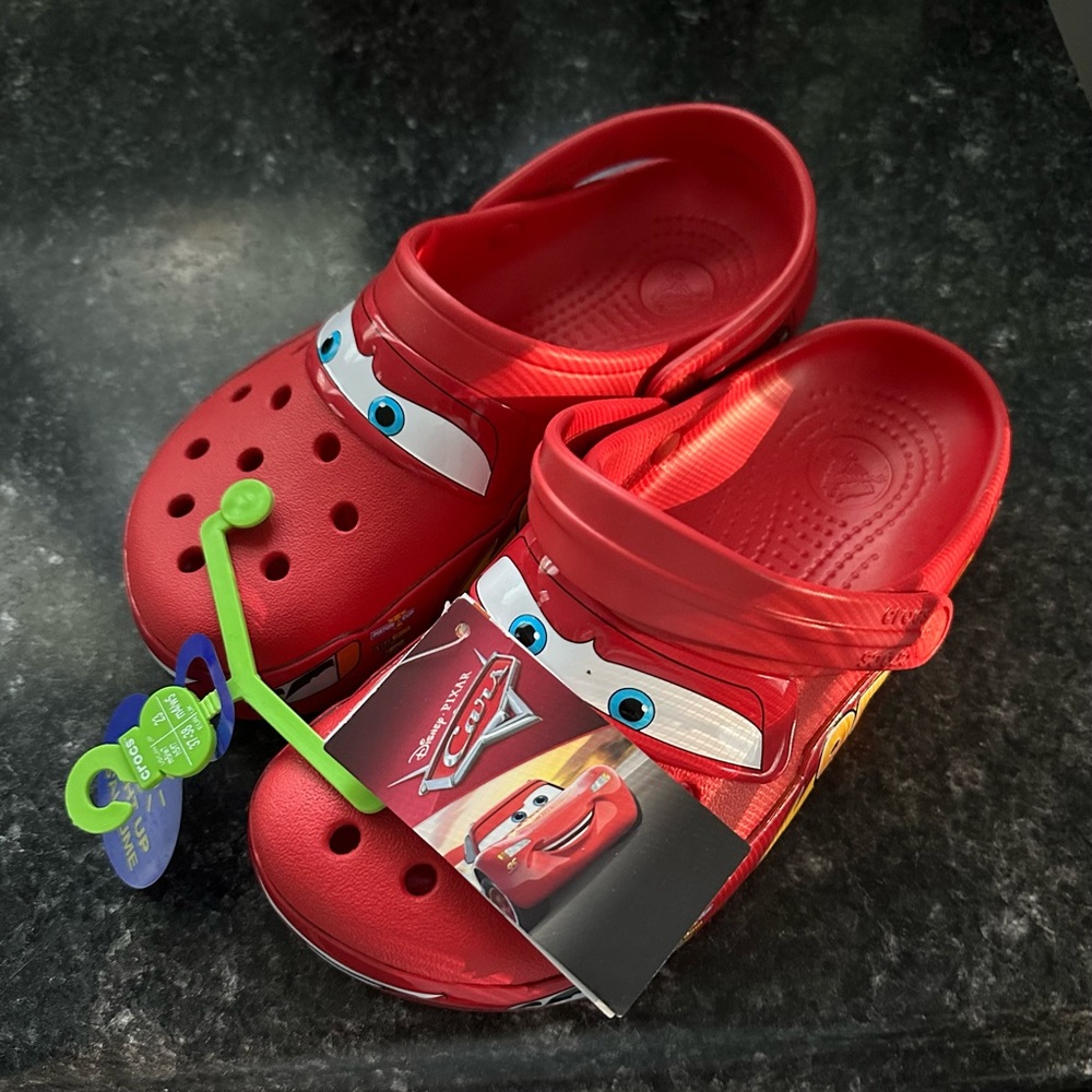 LIMITED ADULT CARS DISNEY CROCS